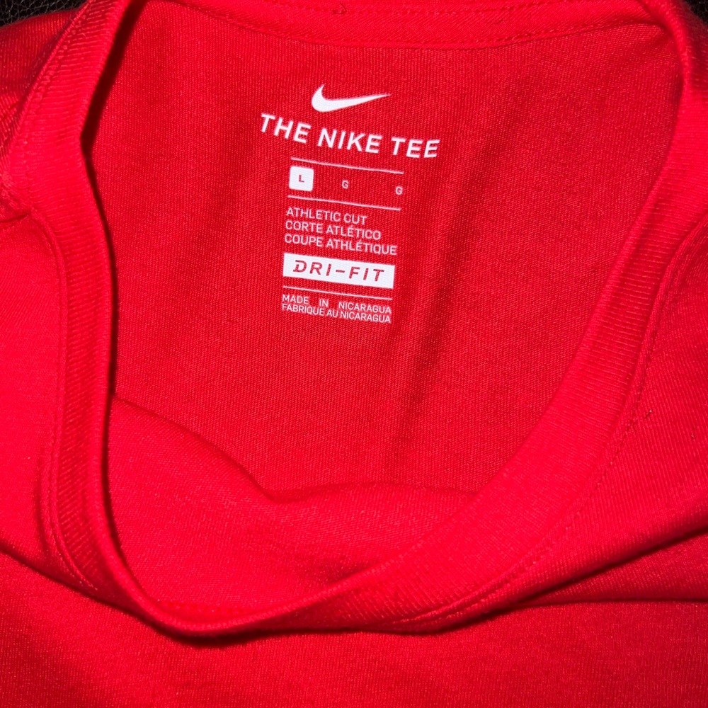 Red Nike shirt . Large men - Picture 7 of 7